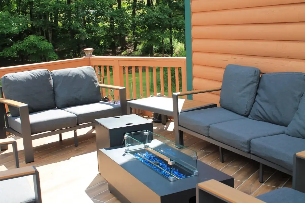Deck seating around a fire table